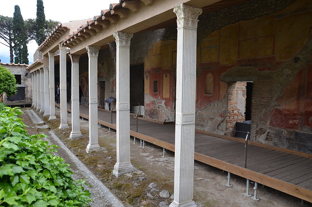 1087px-House_of_Julia_Felix,_Pompeii_-_48000629403